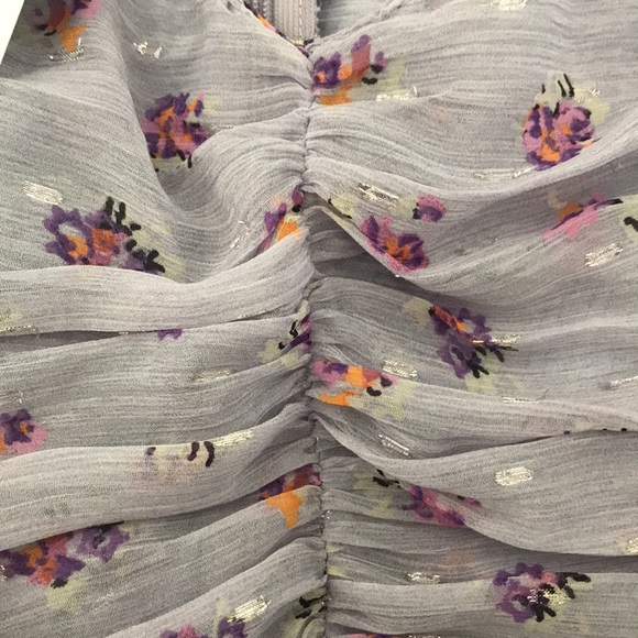 Floral Blouse with darted front - Picture 4 of 4